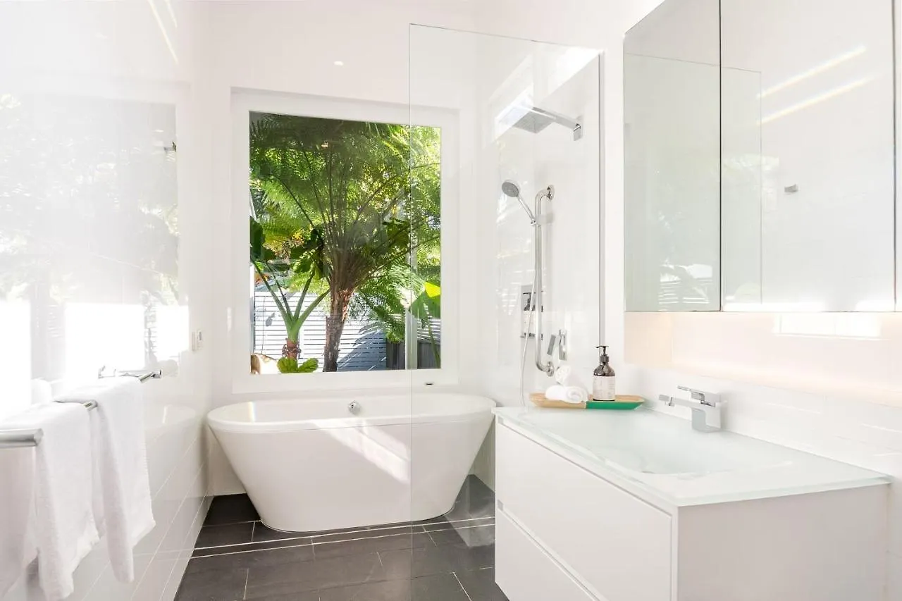East Coast Escapes - Tobys Byron Bay Villa Holiday home