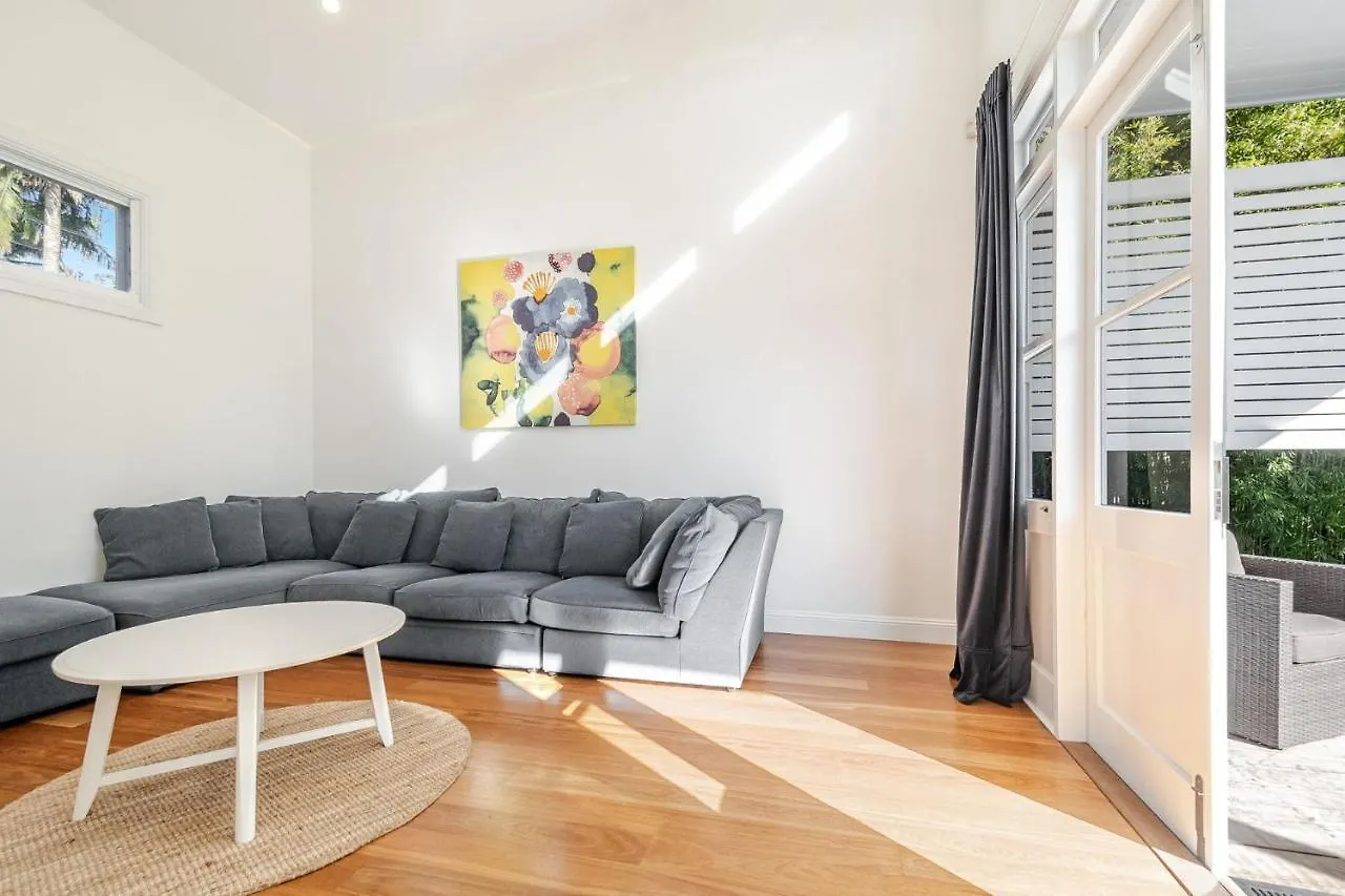 East Coast Escapes - Tobys Byron Bay Villa Holiday home